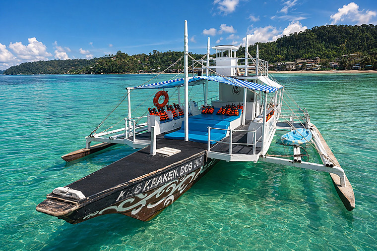 Kraken Dos spacious premium bangka in El Nido